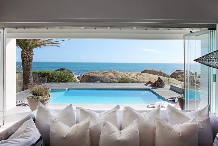 Sliding Doors VS Swing Doors Sliding Doors VS Swing Doors